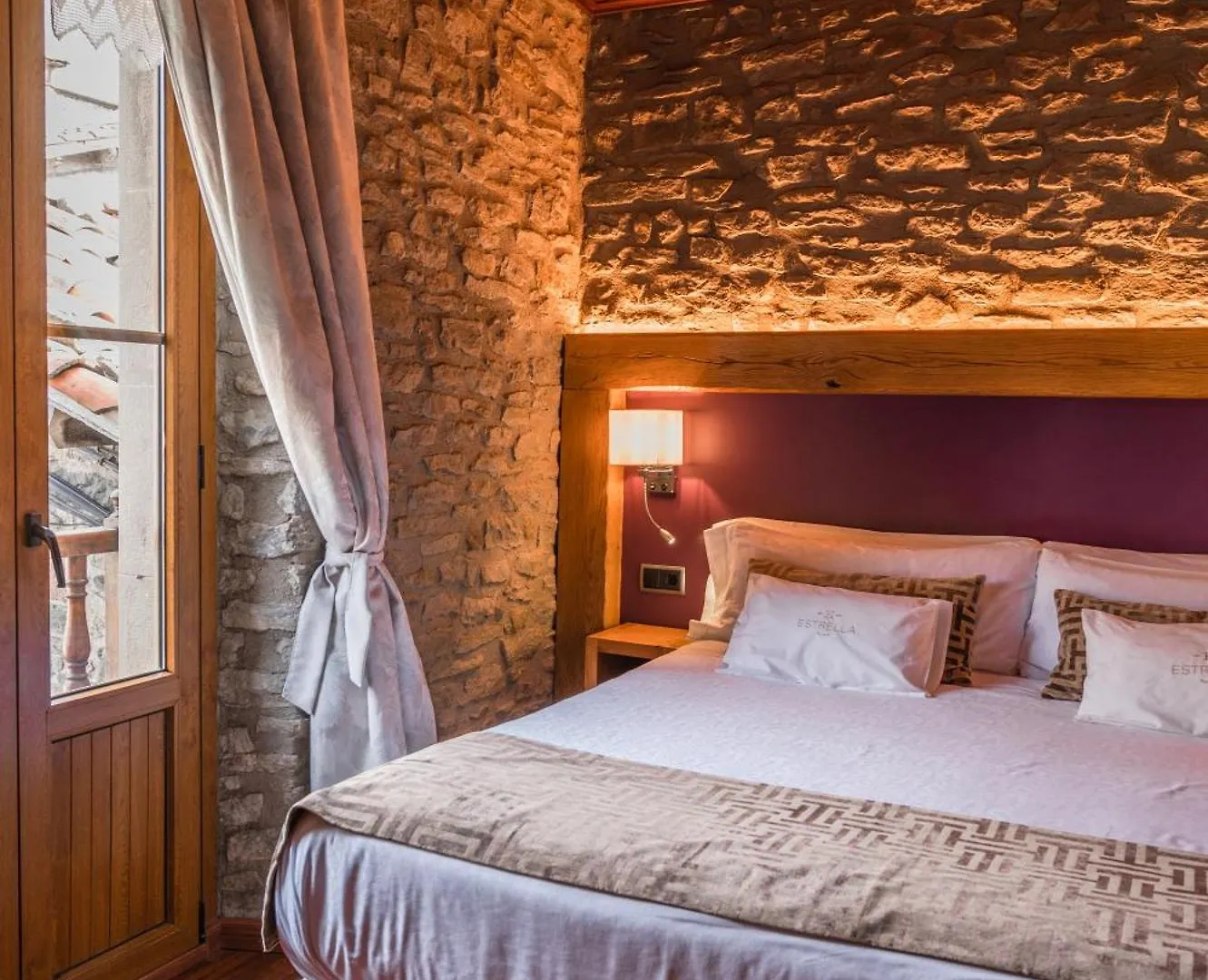 Hotel Hostal Estrella Rupit 2*,